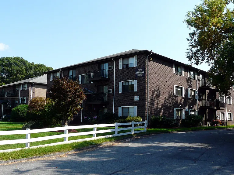 Pelham Street Apartments — Photo 1