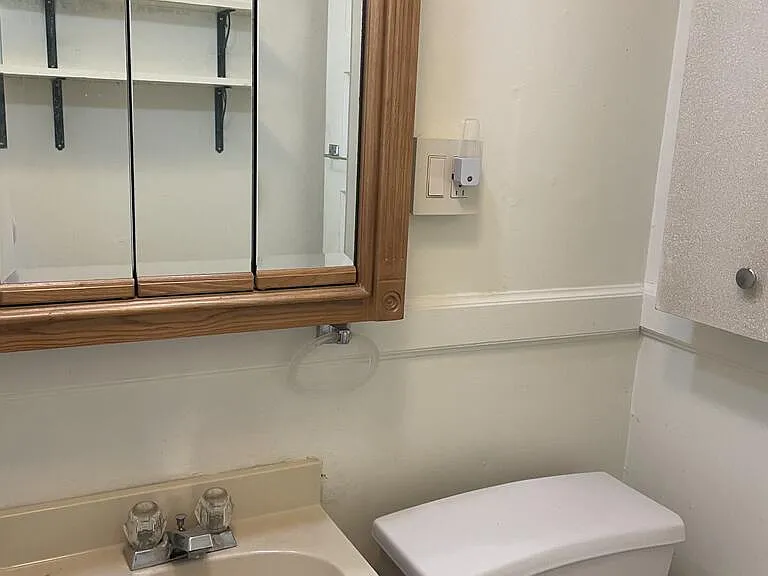 105 Wilbur St — Photo 11