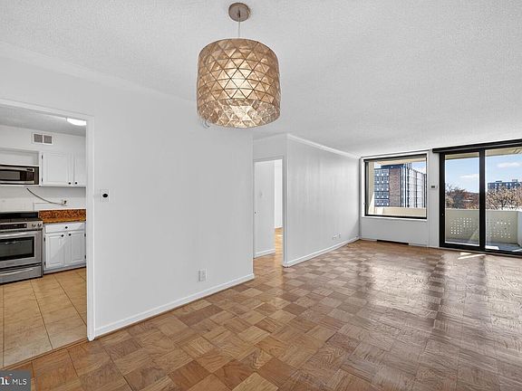 5th image of 240 M St SW #E406