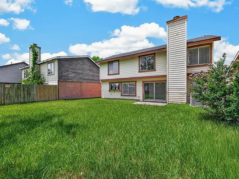 1818 Foxlake Dr — Photo 31