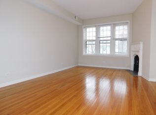 404 Lee St #1A, Evanston, IL 60202