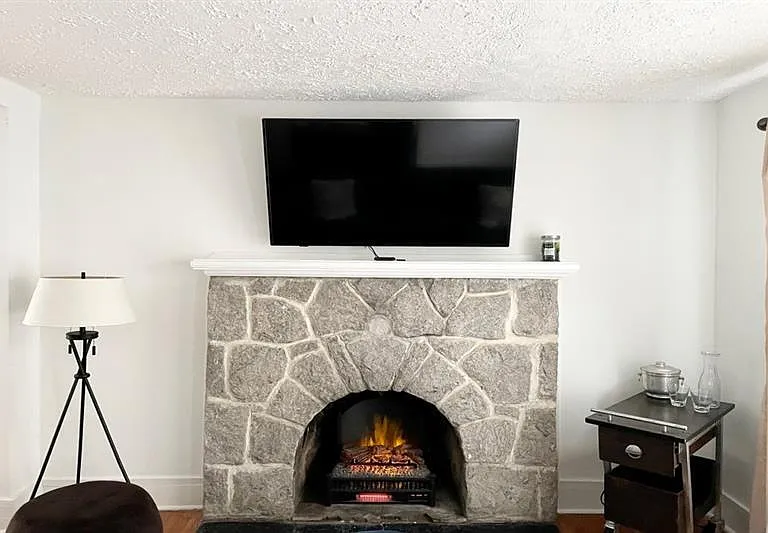 1408 Memorial Dr SE #UPSTAI — Photo 7