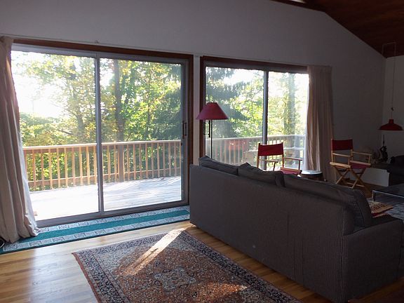 5th image of 28 Riverview Trl