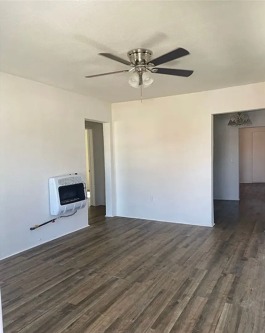 2 Bed/ 1 Bathroom — Photo 2