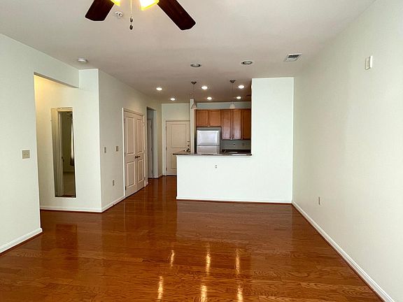 2nd image of 2655 Prosperity Ave APT 3