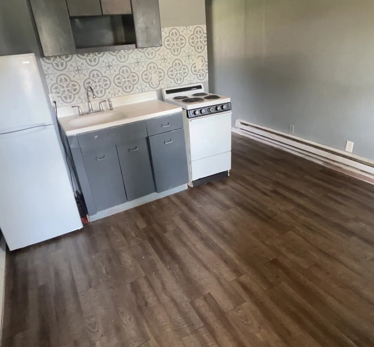 1 bed, 300 sqft, $600 — Photo 1