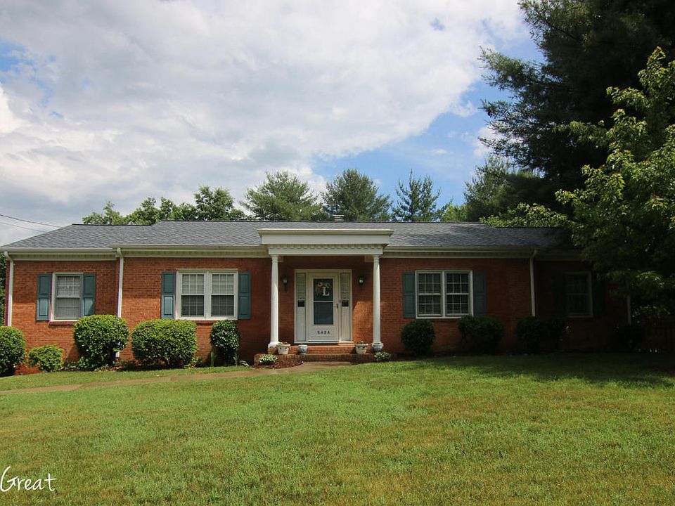 1st image of 5428 Stoneybrook Dr
