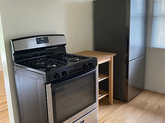 4th image of 1120 N Monterey St #5