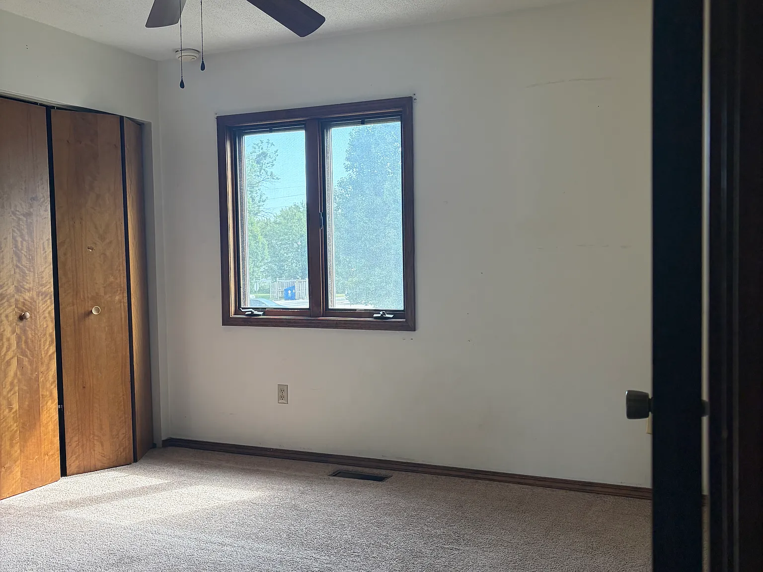 3 bed, 1.5 bath, $1,200 — Photo 4