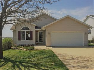1712 Park Ridge Dr, Coralville, IA 52241