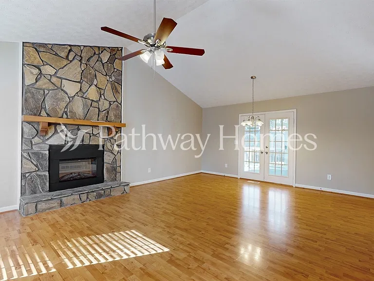1612 Cumberland Club Rd SW — Photo 4