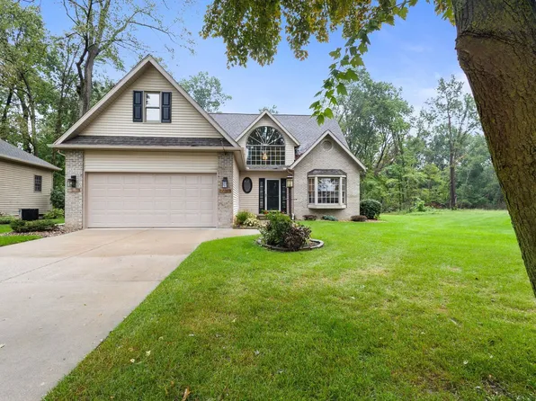 2208 Woodland Ct, Elkhart, IN 46514