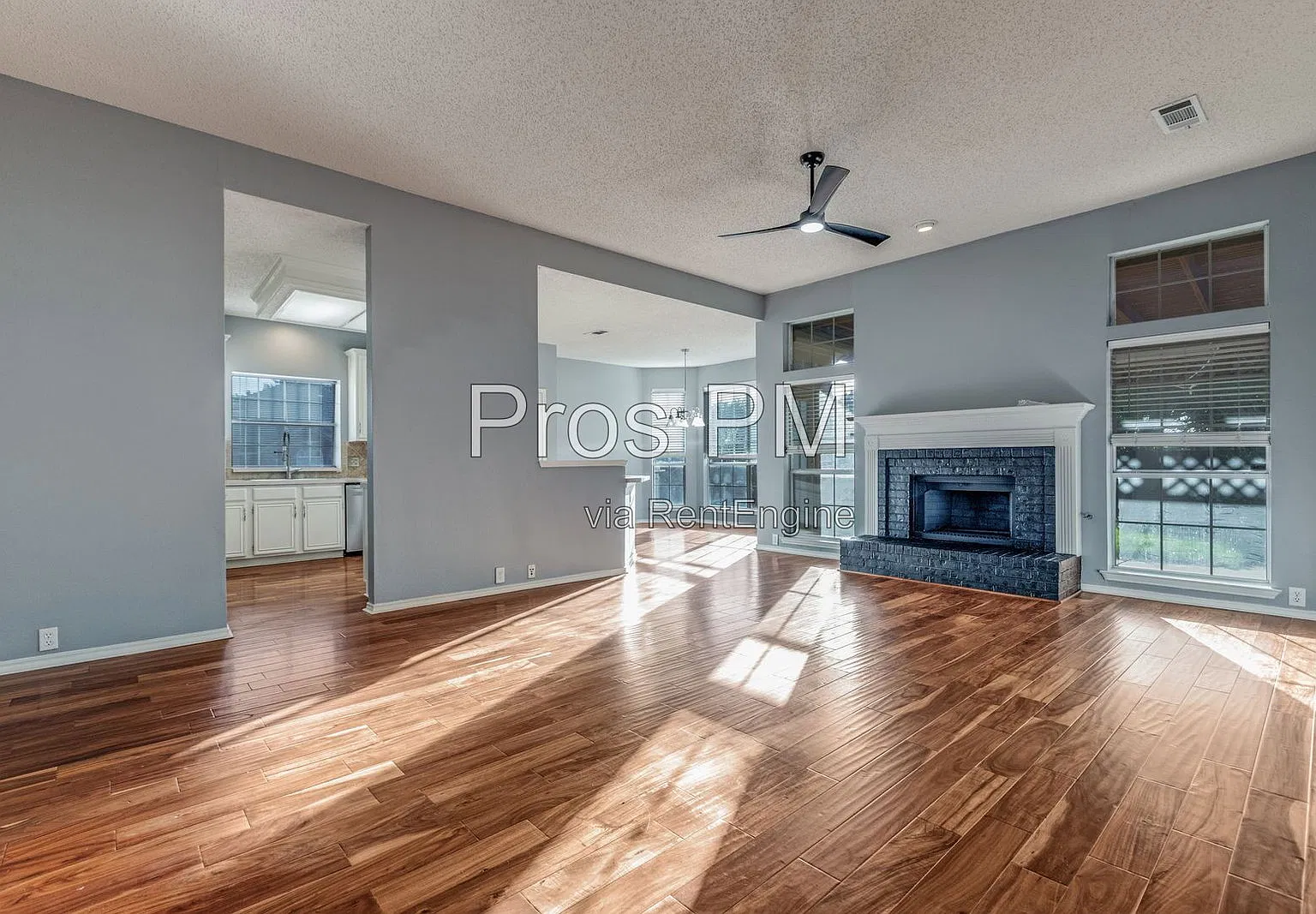3 bed, 2.0 bath, 2222 sqft, $2,750 — Photo 3