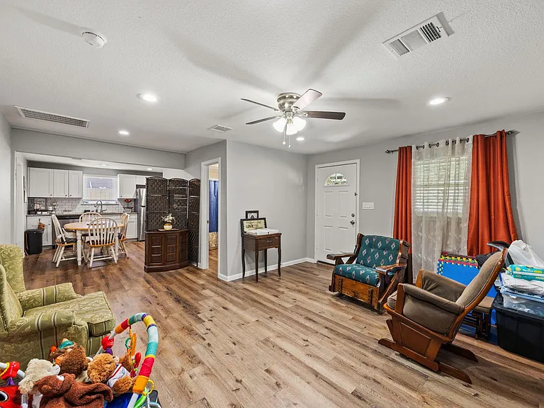1211 Trimm Ave — Photo 10