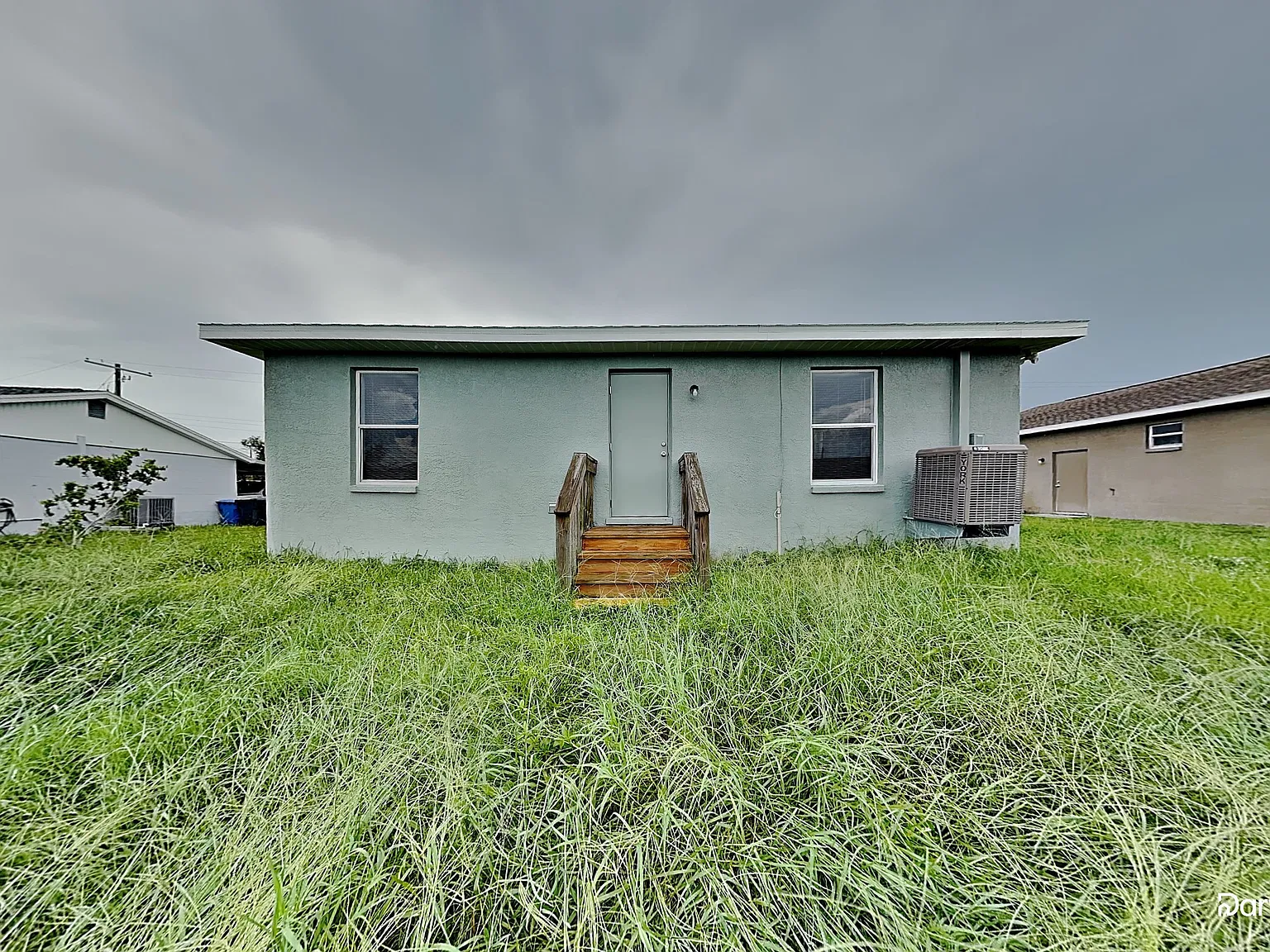 3 bed, 2.0 bath, 1492 sqft, $2,360 — Photo 2