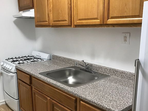 4th image of 4129 41st St #2FL