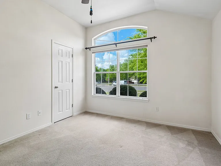1708 Creekside Ct — Photo 33