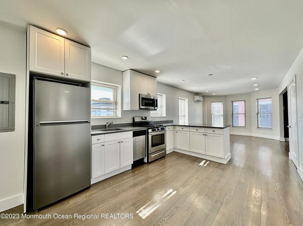 410 Bond St #2