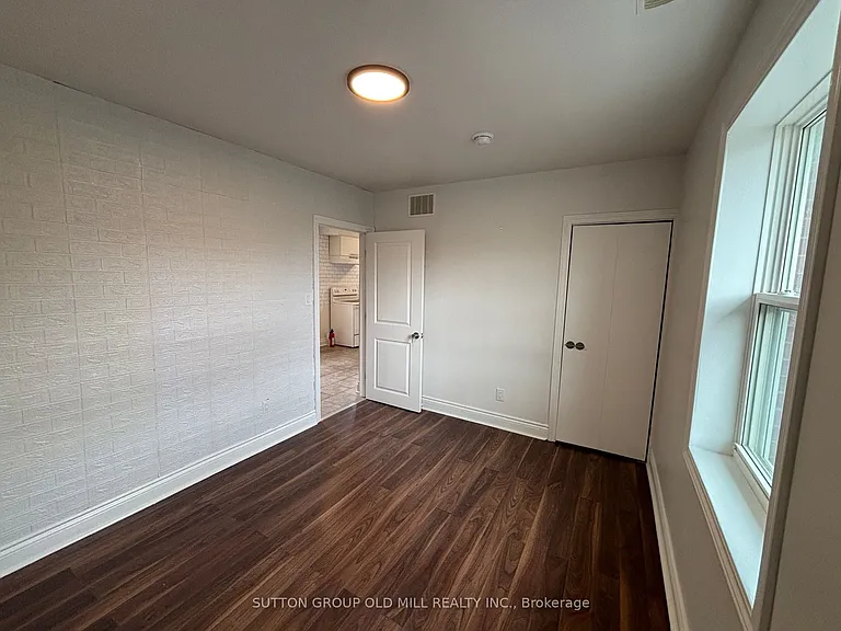85A Evans Ave #UPPER — Photo 21