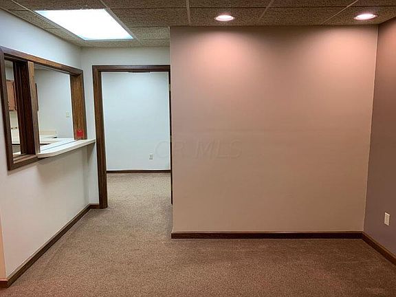 3rd image of 809 Coshocton Ave Unit F