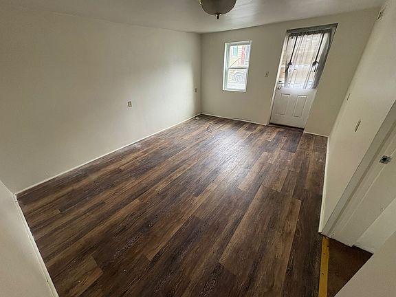 5th image of 89 Howard St APT 1