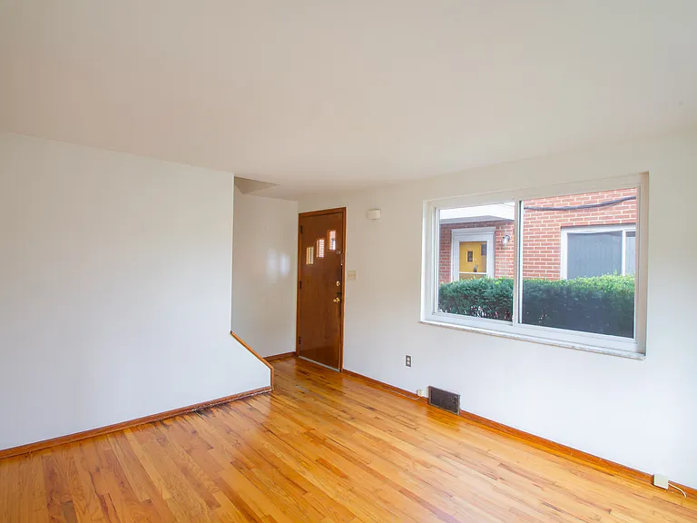 430-432 Franklin Ave — Photo 14