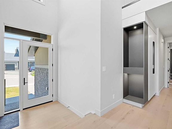 4th image of 3 E Mystic Ridge Way SW