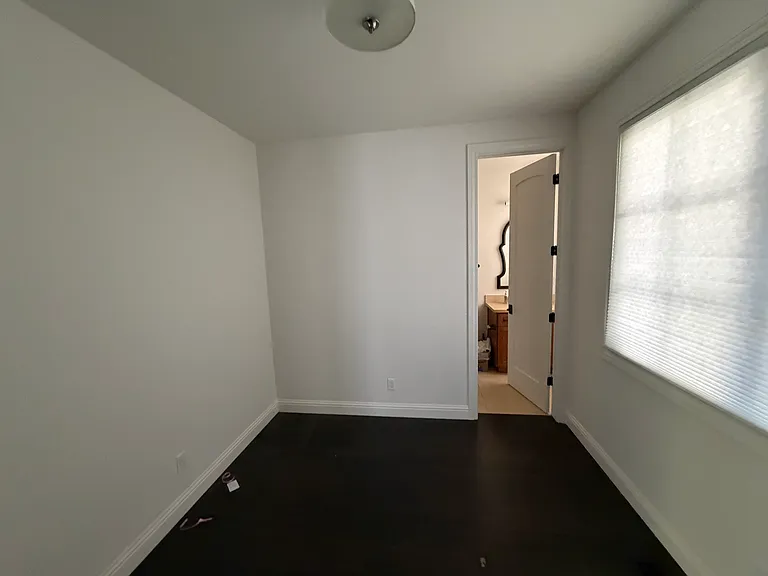 Office / 5th Bedroom