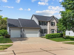 224 E Carrington Ln, Appleton, WI 54913