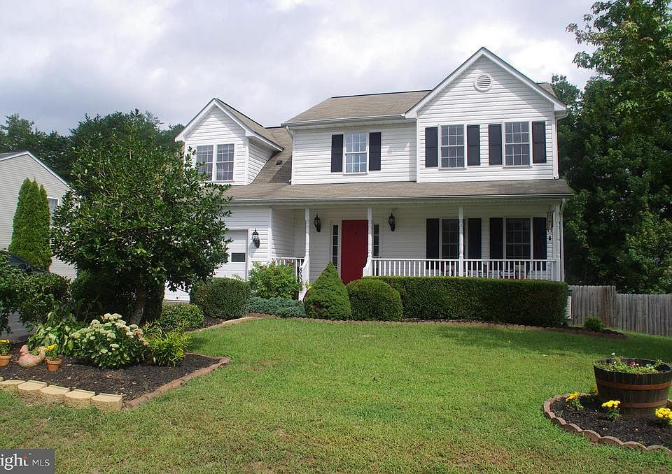 1st image of 8504 S Oaks Ct