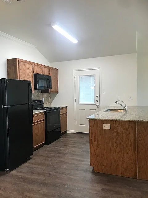 275 Olaf Drive - B — Photo 4