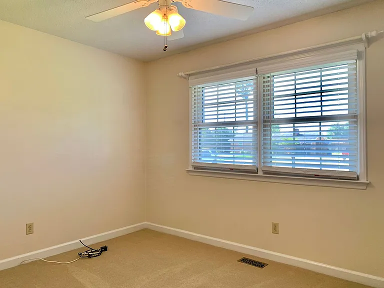 213 Dogwood St — Photo 12