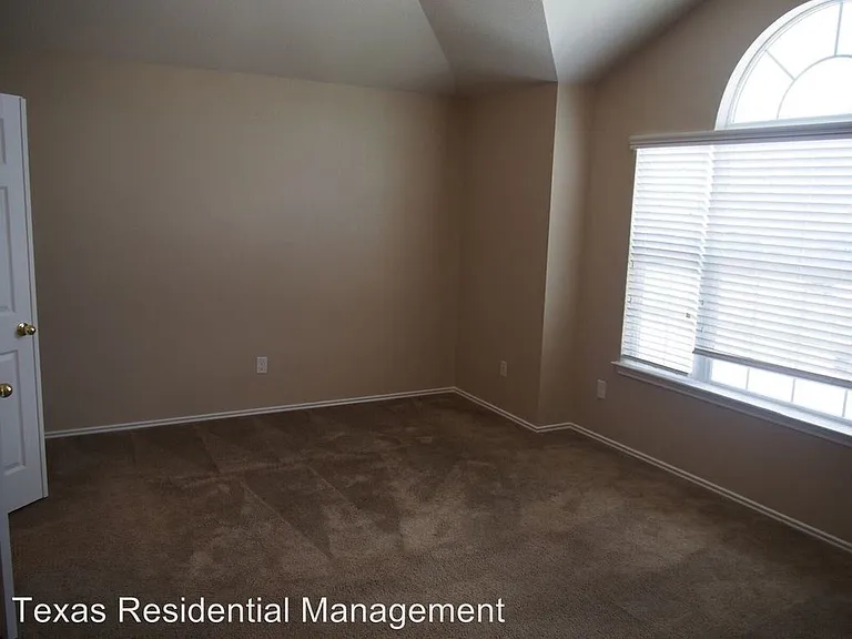 5012 Lions Gate Ln — Photo 6