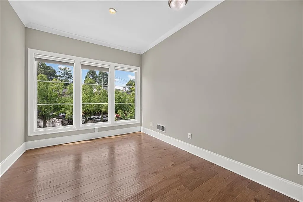 4 bed, 4.5 bath, 3259 sqft, $8,000 — Photo 3
