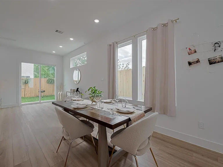 776 Mansfield St — Photo 7