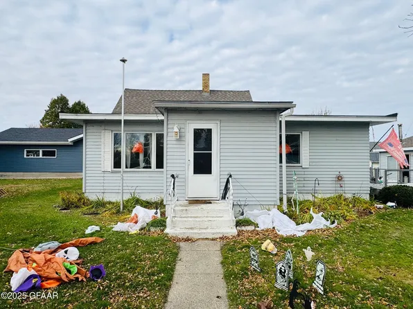 103 5th Ave, Northwood, ND 58267