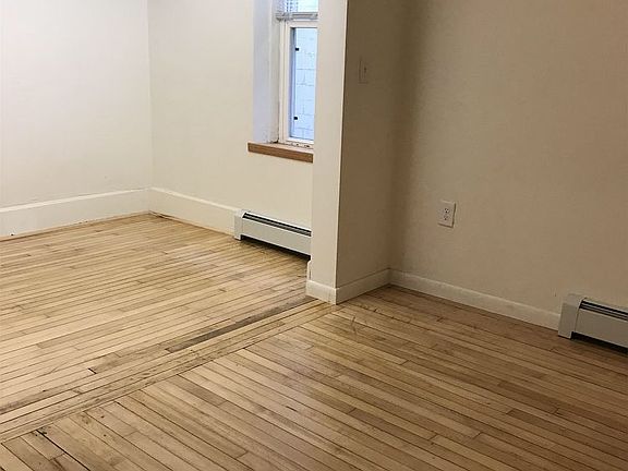 4th image of 409 N Broadway APT 17