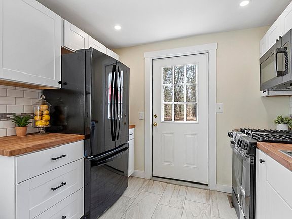 3rd image of 17 Angier Road