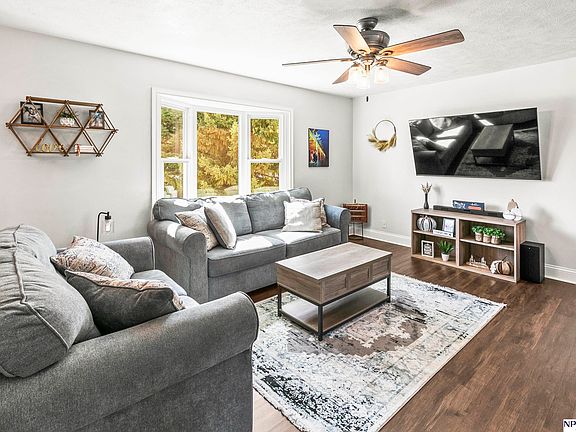 5th image of 2806 Ponderosa Dr