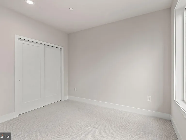 701 Brewster Aly #65 — Photo 17