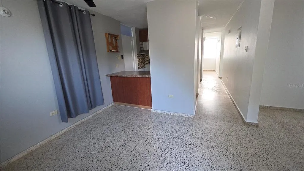 3 bed, 2.0 bath, 1100 sqft, $1,300 — Photo 2