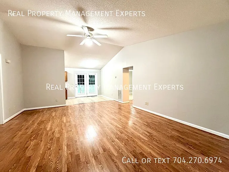 174 Overcreek Rd — Photo 6