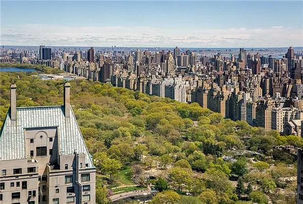 Sold by Macklowe Investment Properties | media 39