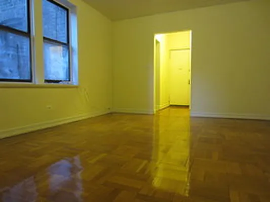 Rented by Link NY Realty | media 8