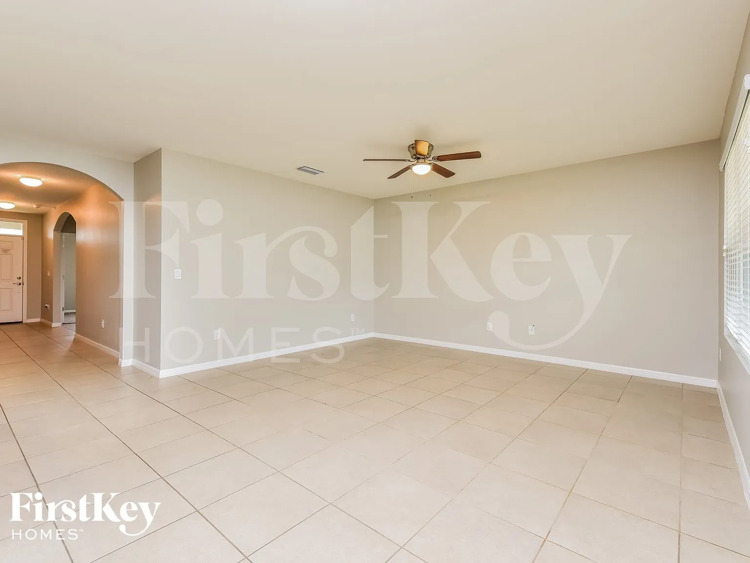 3 bed, 2.0 bath, 1672 sqft, $2,405 — Photo 3