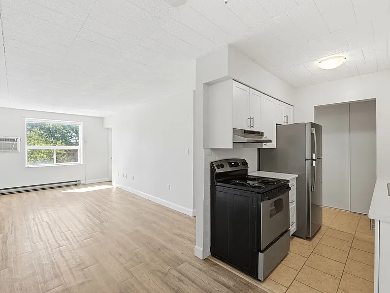 100 McFarlane Ave — Photo 13