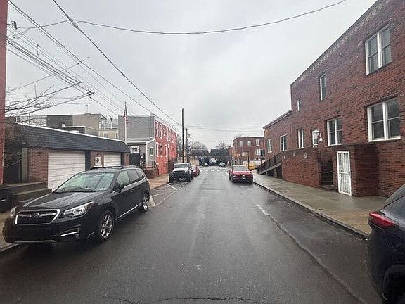 5th image of 2817 E Thompson St