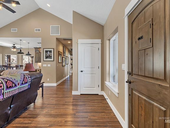 5th image of 7065 Horse Haven Ln