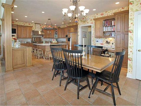 3rd image of 6001 Great Oak Dr
