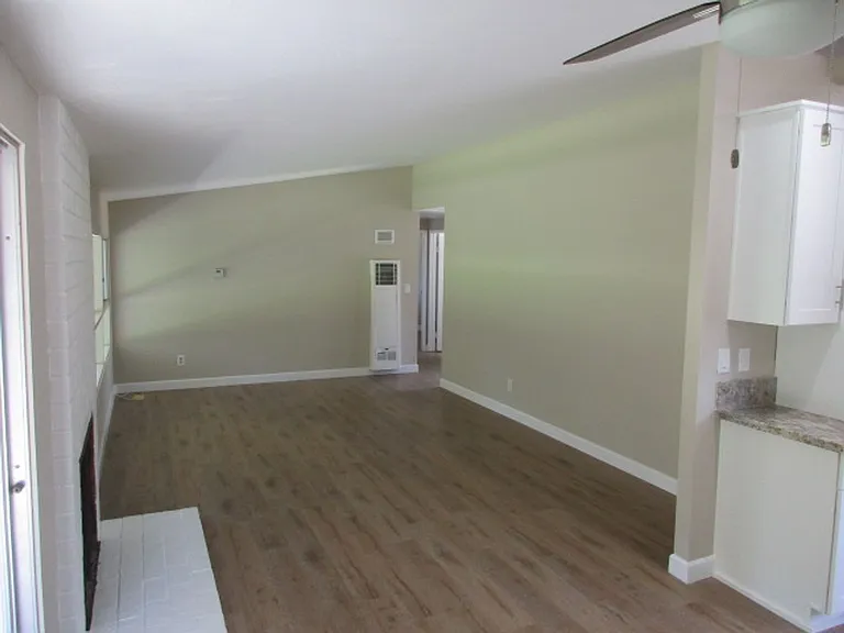 2401 Bartel St — Photo 10